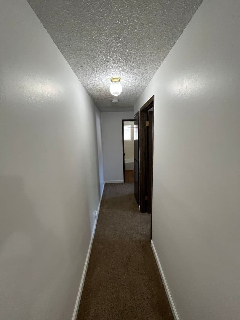 Spokane Apartment: 557-559 E Broad Ave