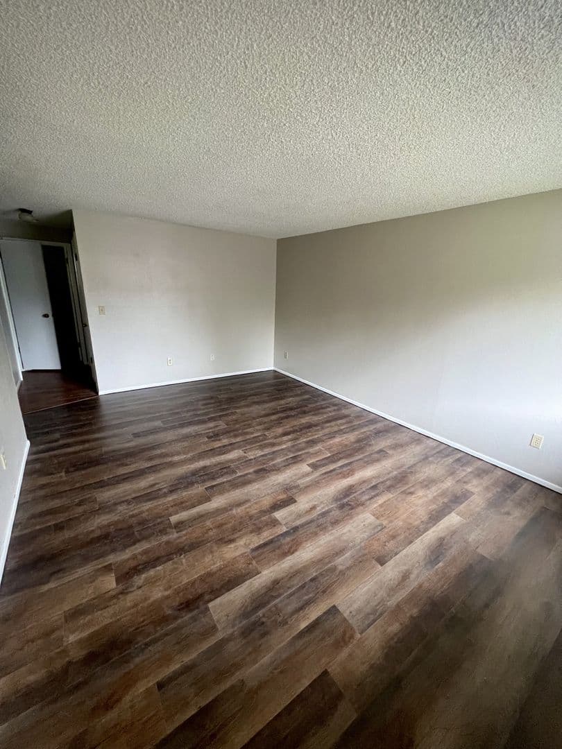 Spokane Apartment: 1902-1906 E Everett Ave