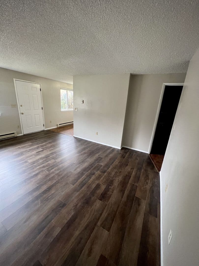 Spokane Apartment: 1902-1906 E Everett Ave