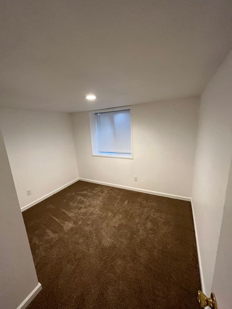 Spokane Apartment: 557-559 E Broad Ave