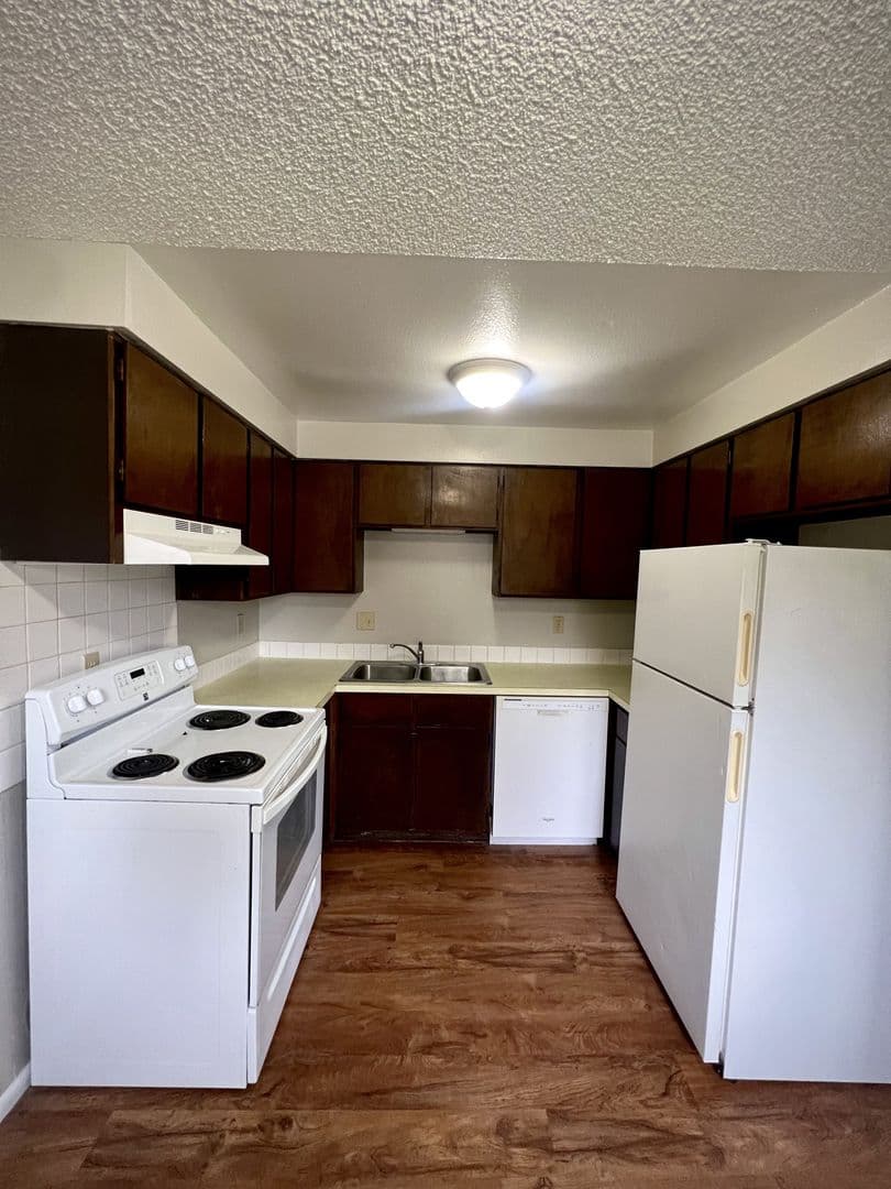 Spokane Apartment: 1902-1906 E Everett Ave
