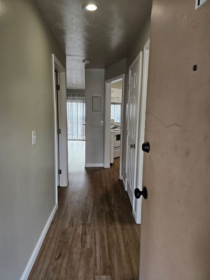 Cheney Apartment: 306-310 N 11th St