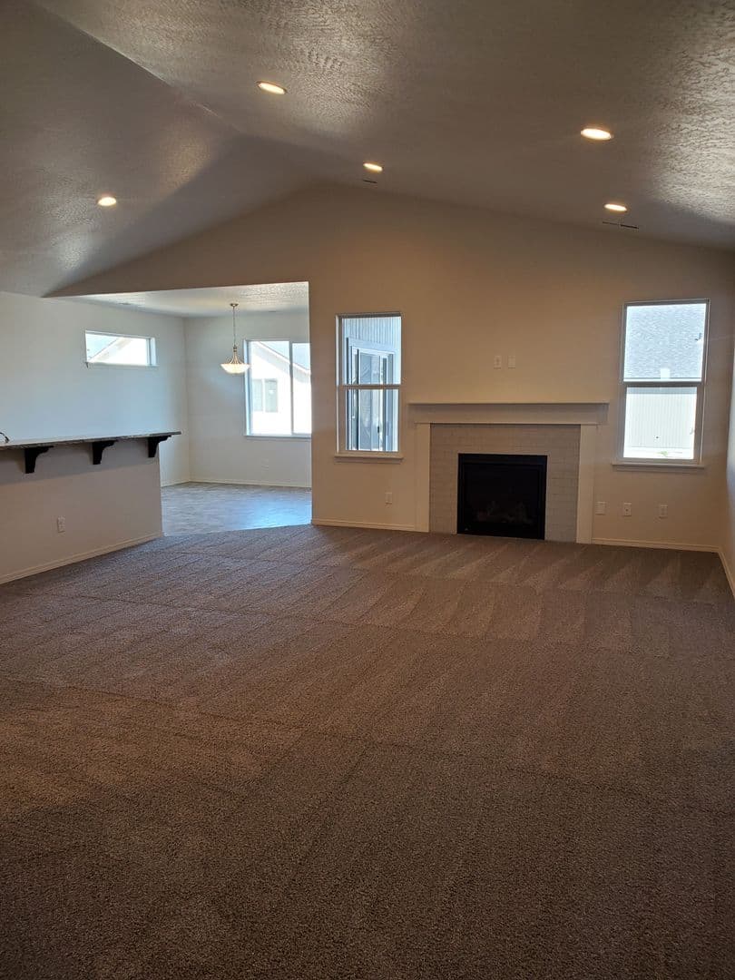 Spokane House: 5619 S Dowdy Ave