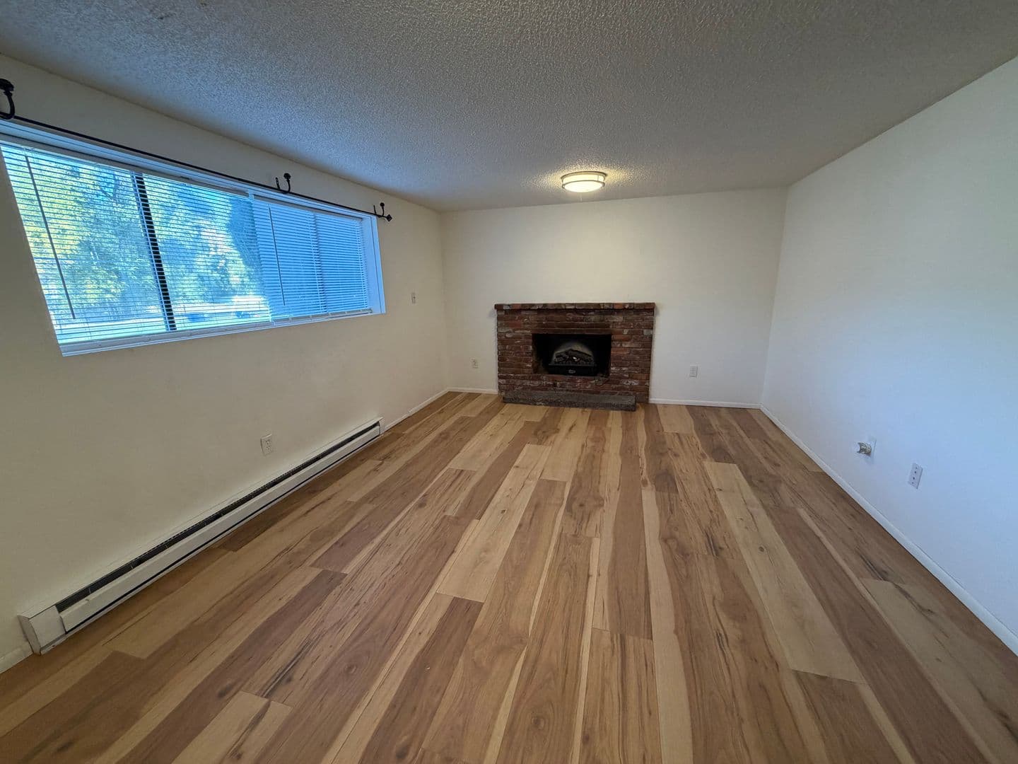 Spokane Apartment: 9920-9922 N Whitworth