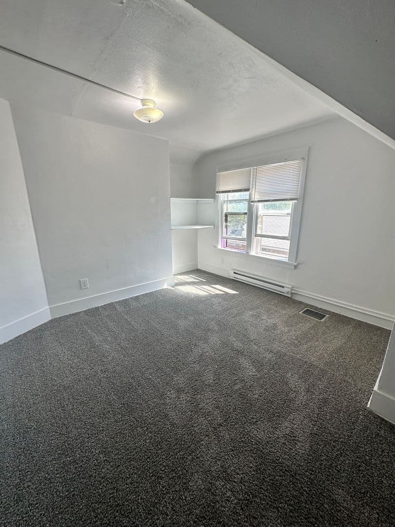 Spokane House: 1703 E 9th Ave