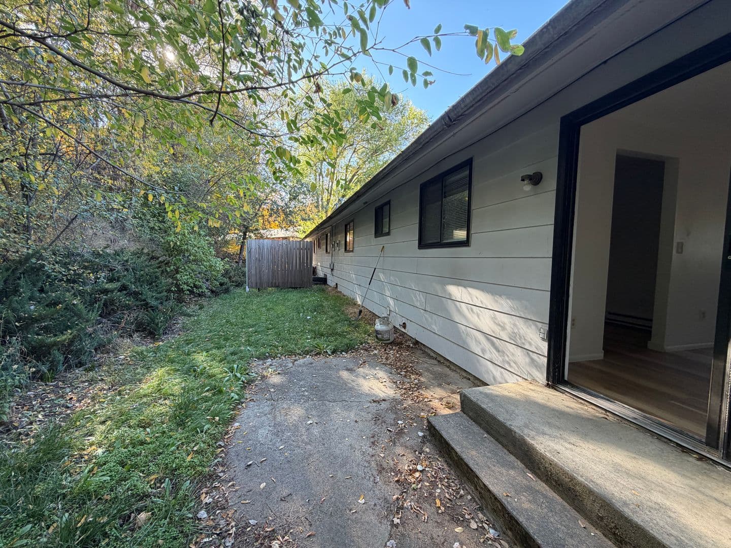Spokane Apartment: 9920-9922 N Whitworth