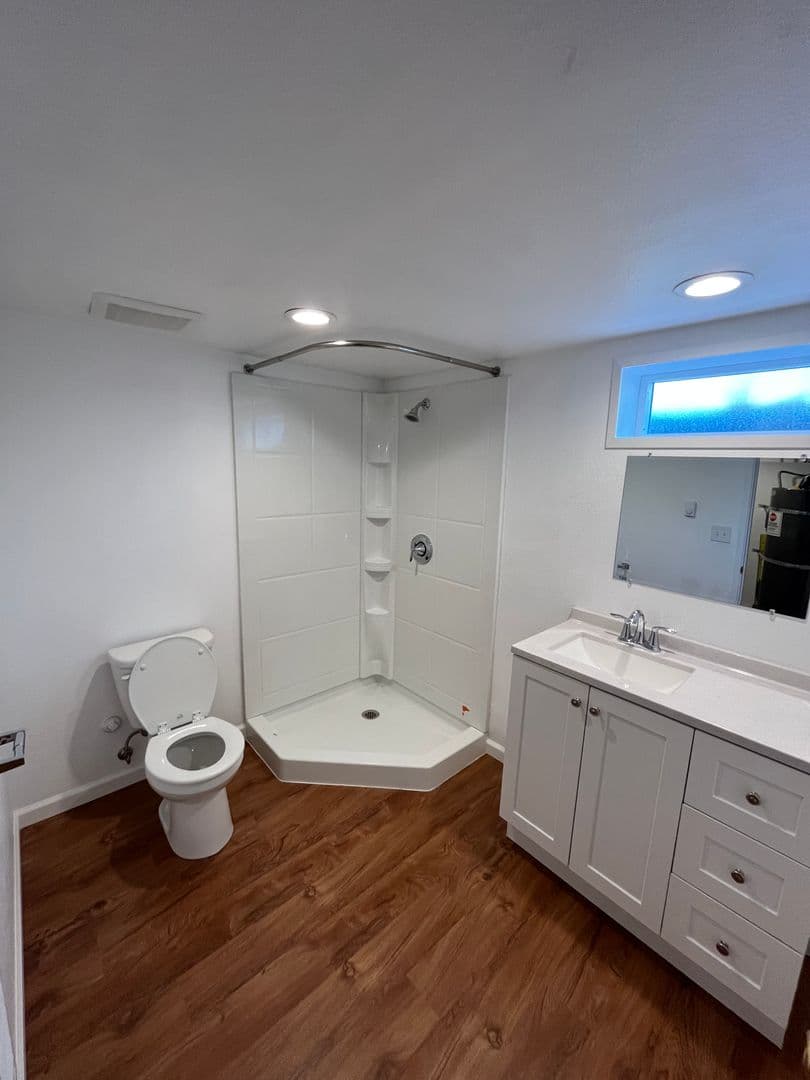 Spokane Apartment: 557-559 E Broad Ave