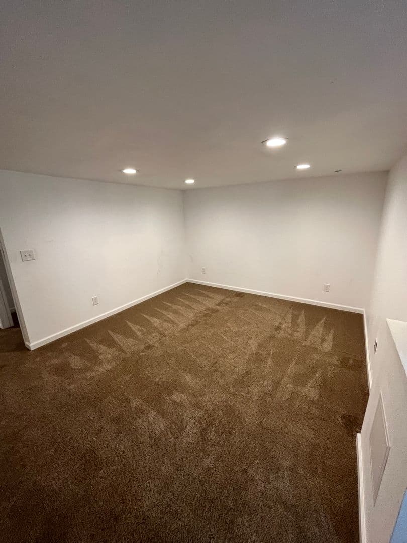 Spokane Apartment: 557-559 E Broad Ave