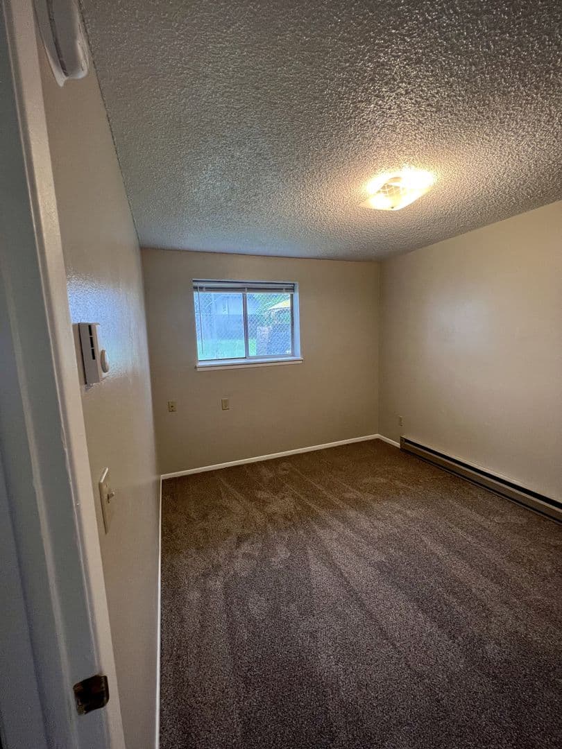 Spokane Apartment: 1902-1906 E Everett Ave