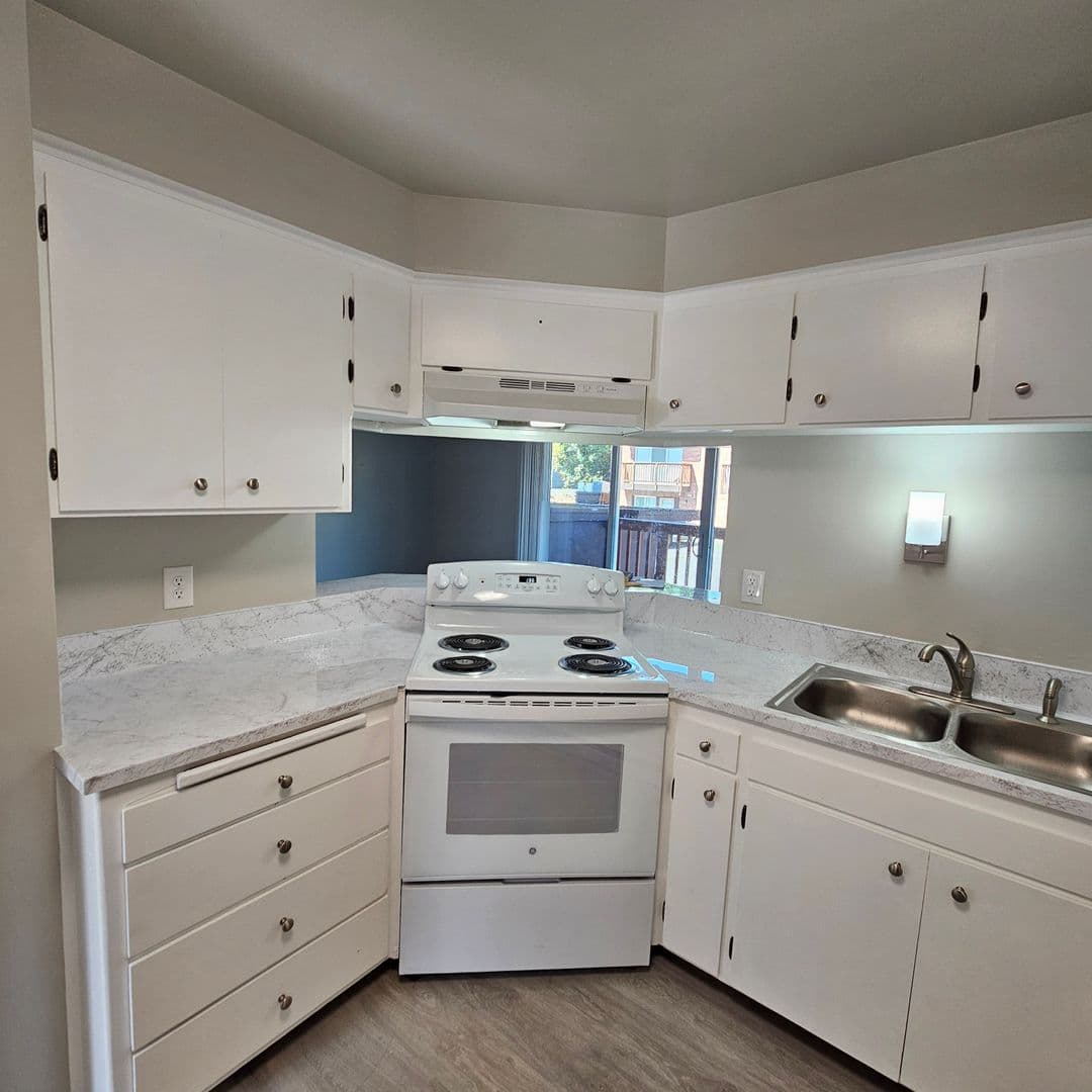 Cheney Apartment: 306-310 N 11th St