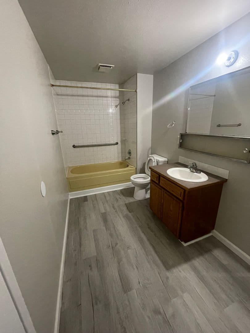 Spokane Apartment: 2318-2320 E Dalke Ave