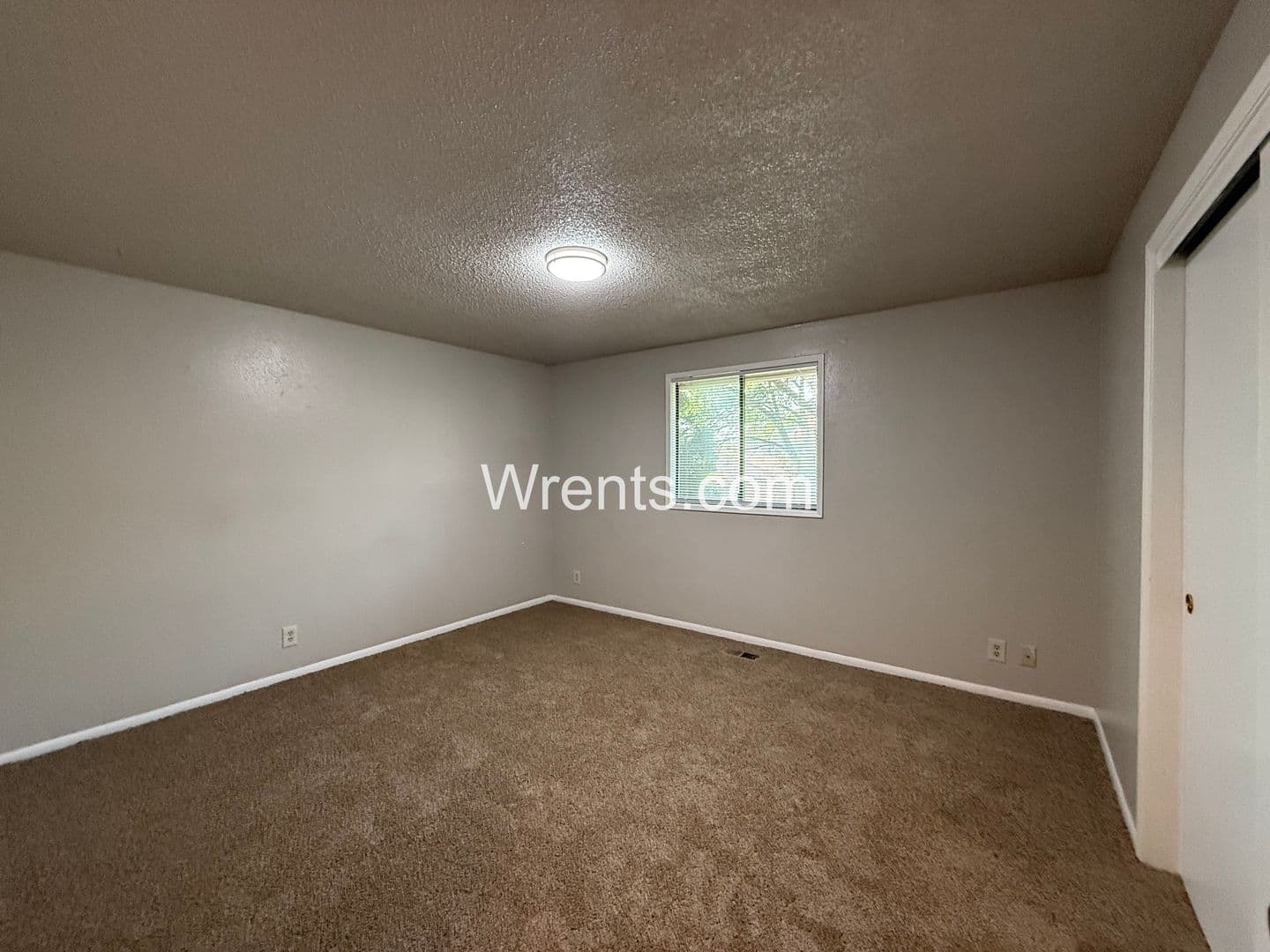 Spokane Apartment: 2318-2320 E Dalke Ave
