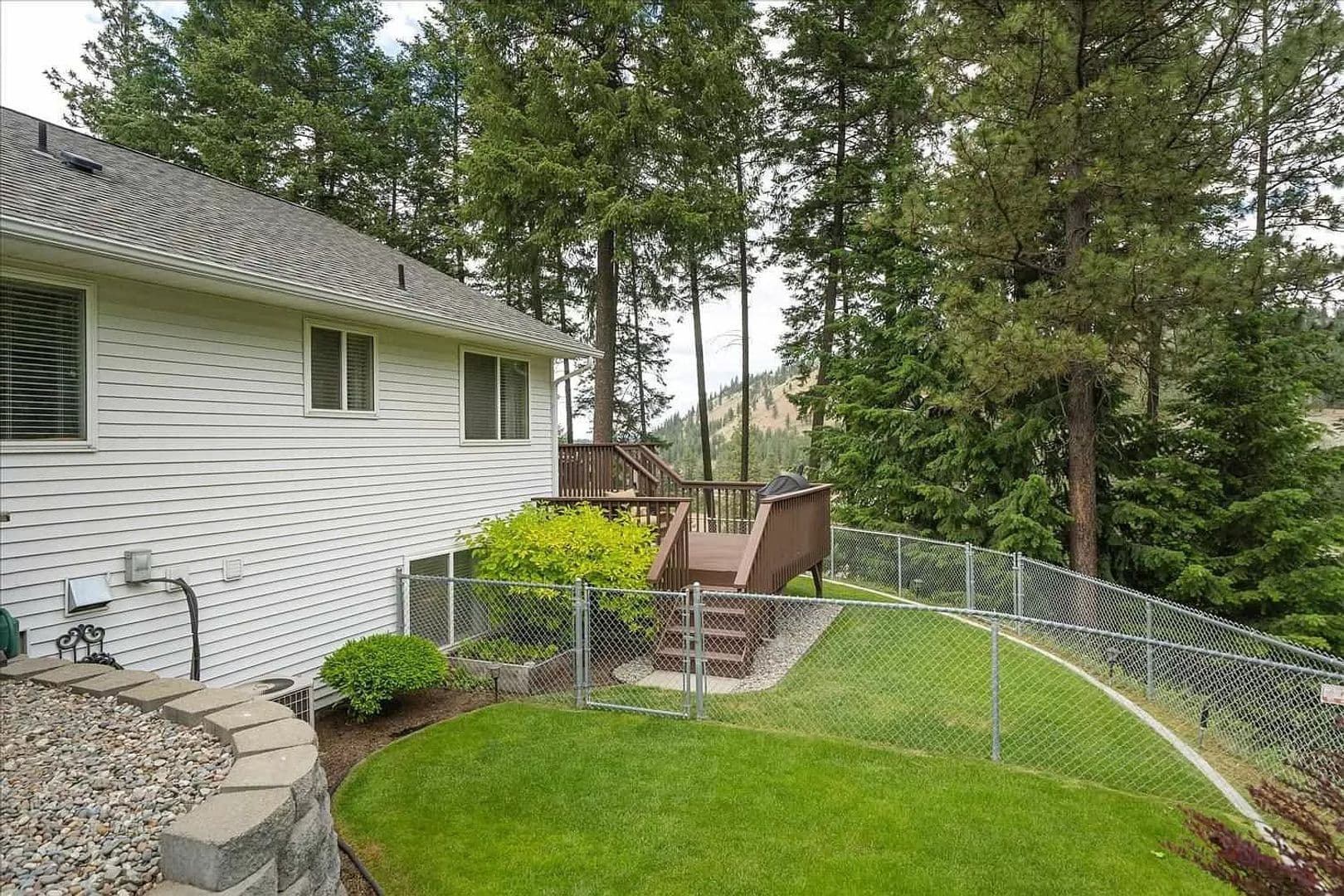 Spokane House: 4847 S Kip Ln