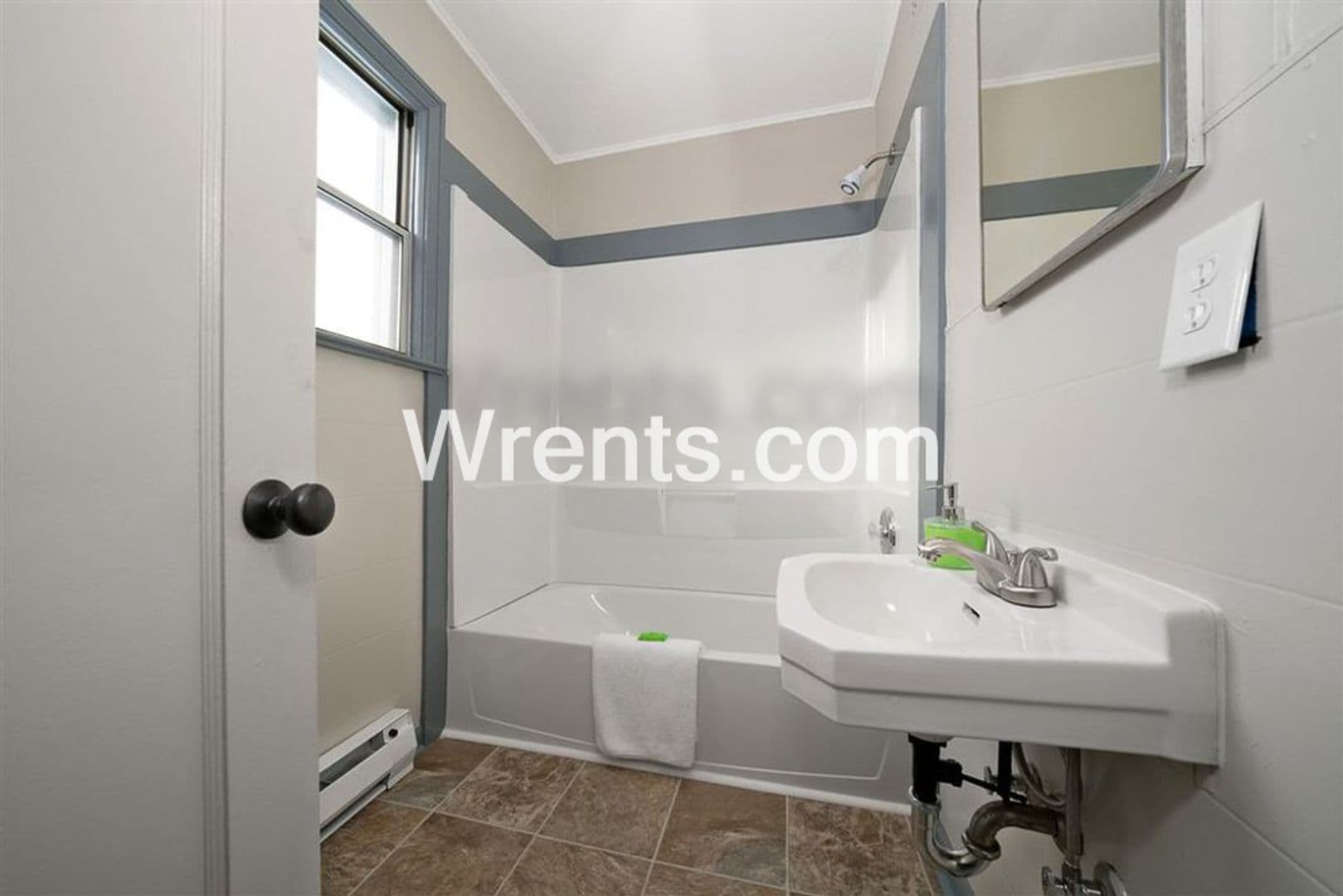 Spokane Apartment: 1712  E. Sanson