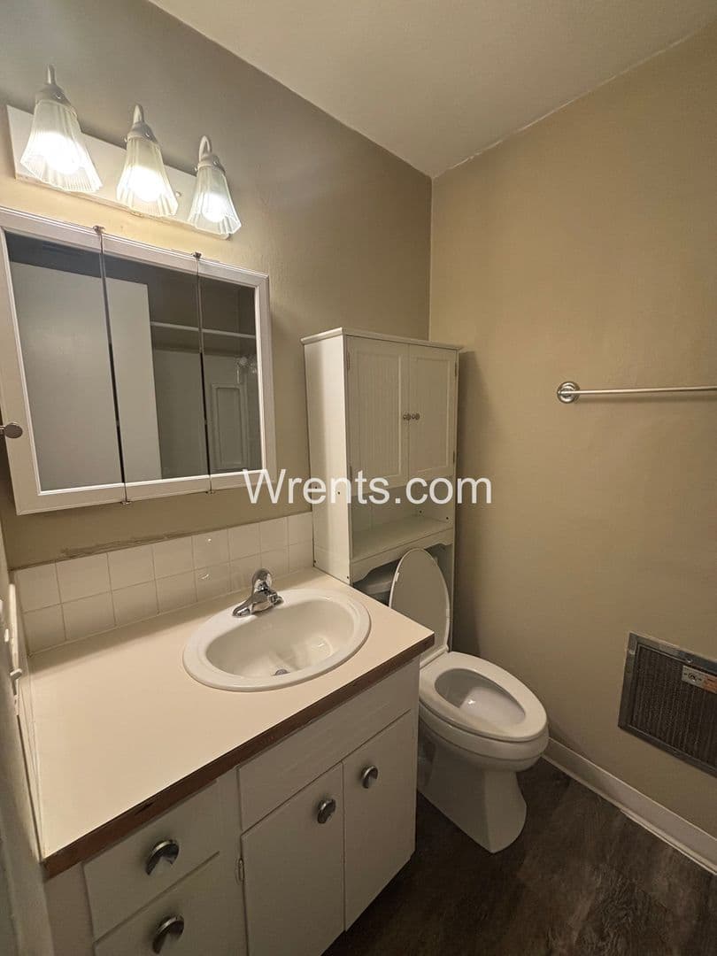 Spokane Apartment: 2106 W. 1st Ave - #302
