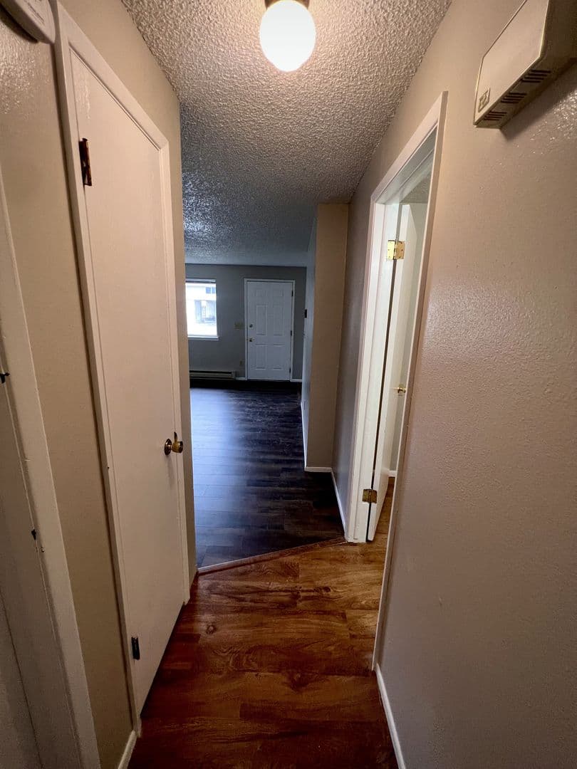 Spokane Apartment: 1902-1906 E Everett Ave