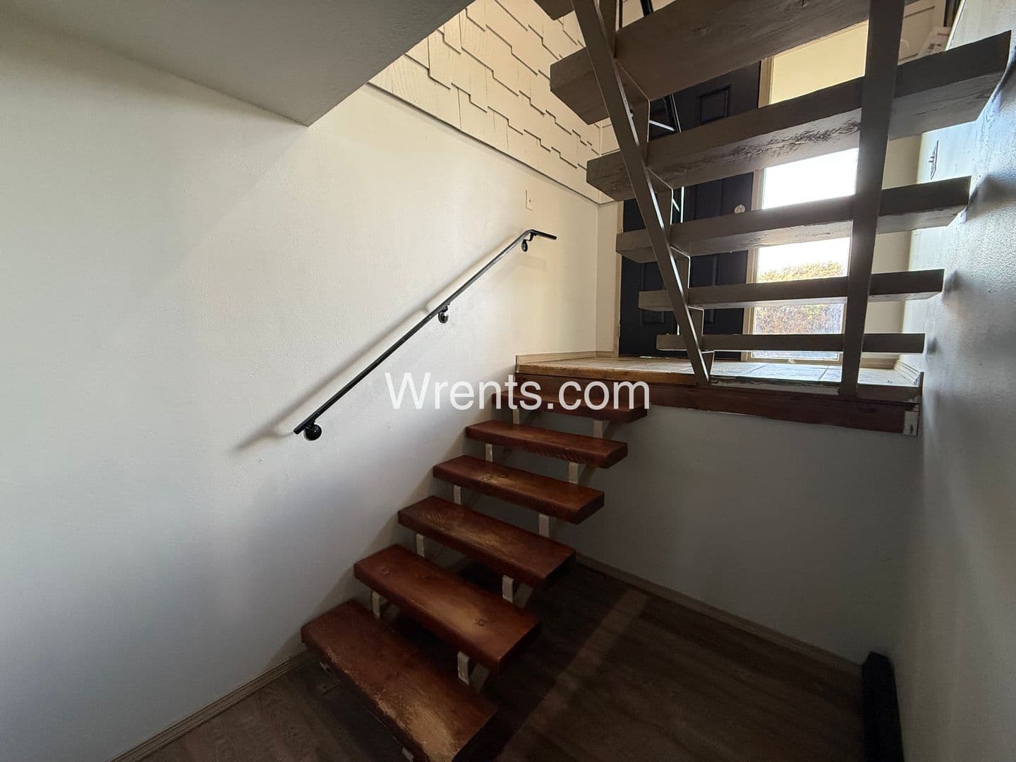 Spokane Valley Apartment: 11005-11007 E 32nd Ave