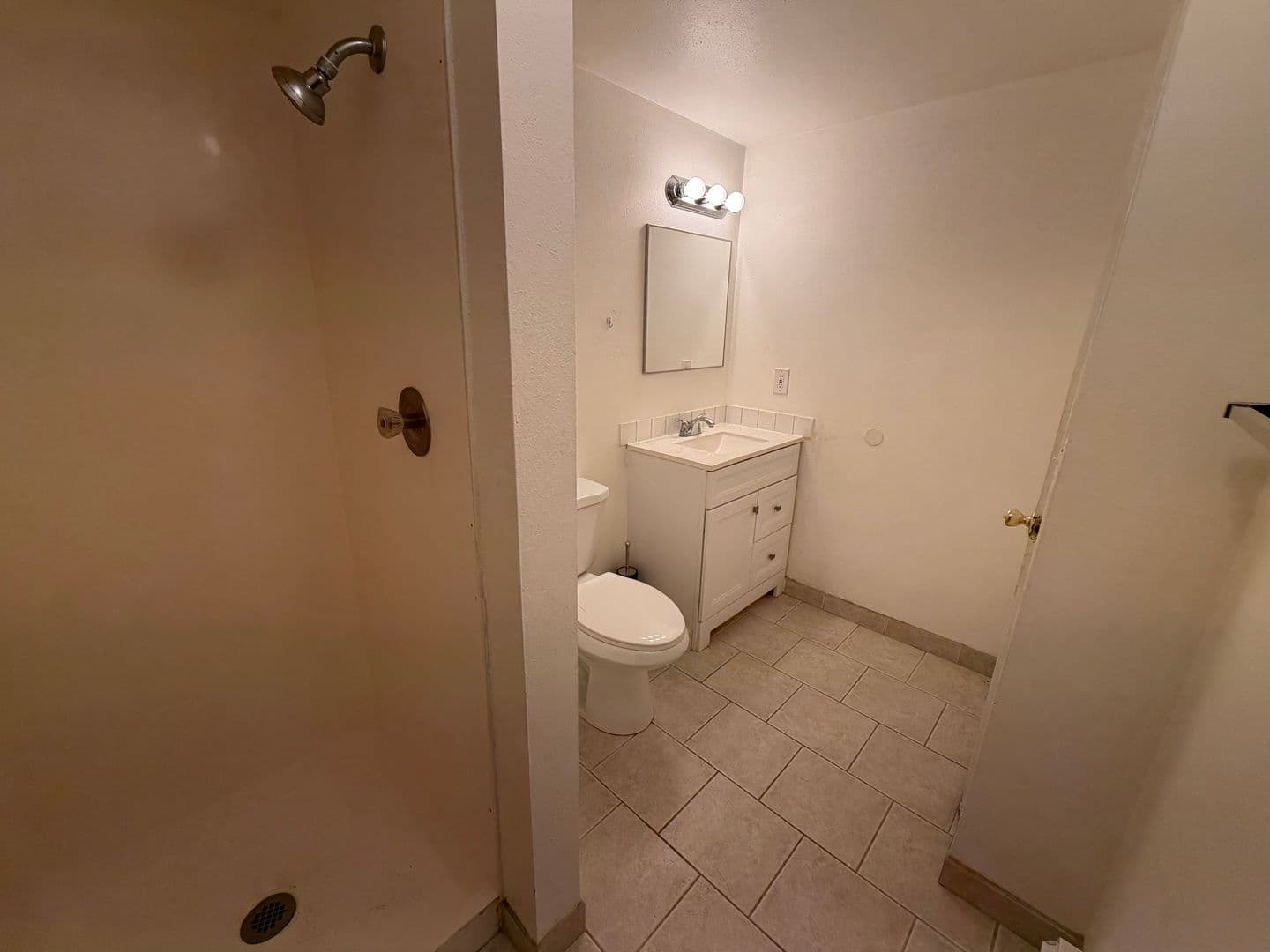 Spokane Apartment: 9920-9922 N Whitworth