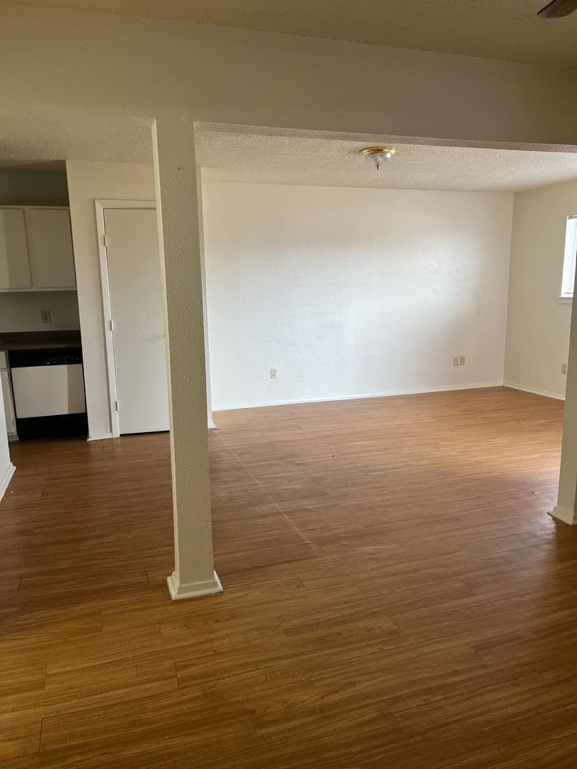 LUBBOCK Apartment: 1609 AVE R