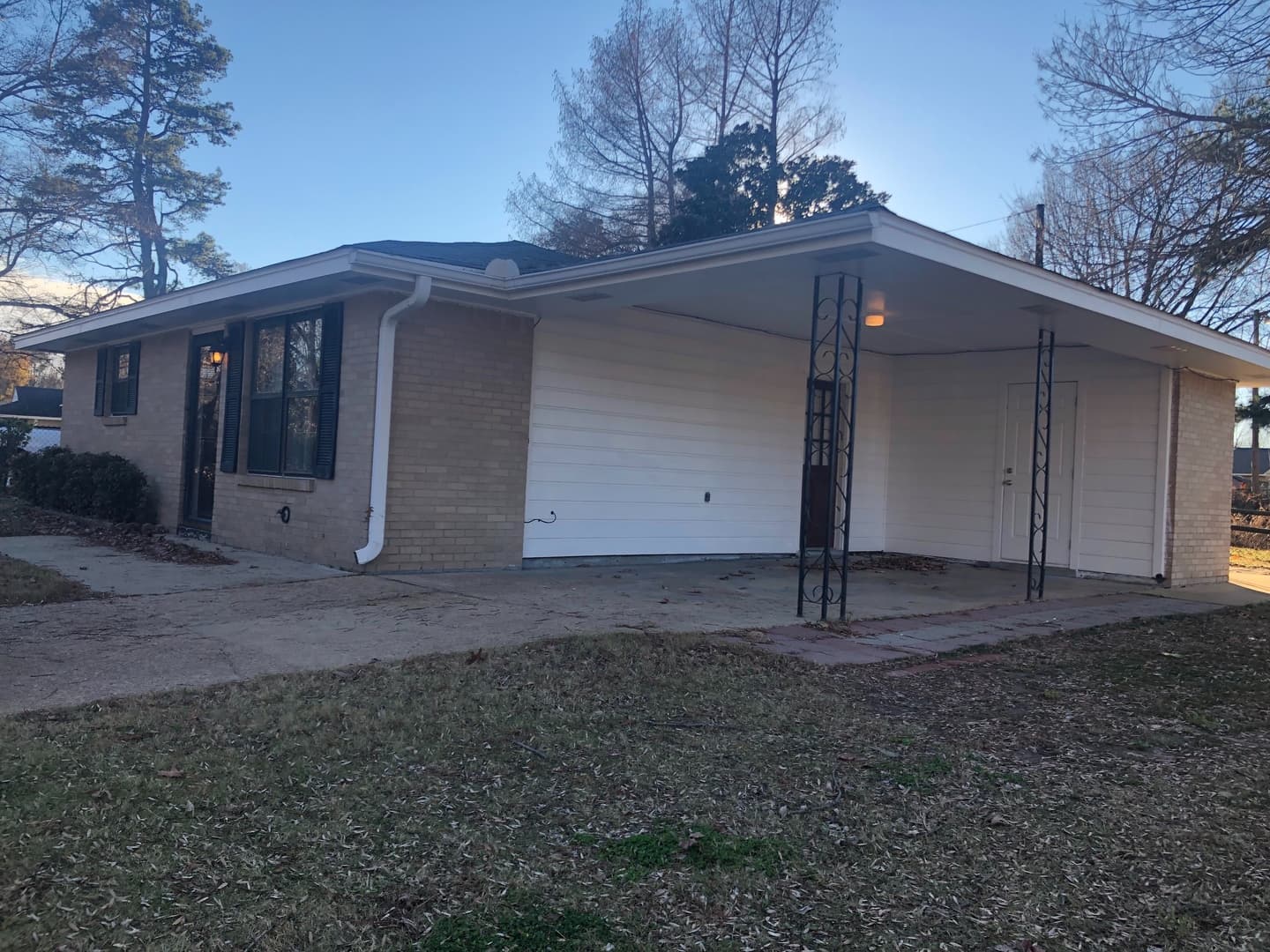 Jonesboro House: 1601 Brookhaven