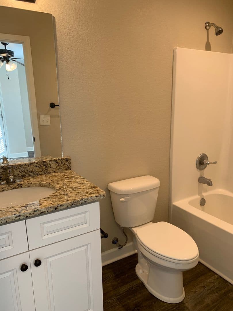 Walnut Ridge Apartment: 711 SW 2nd Street