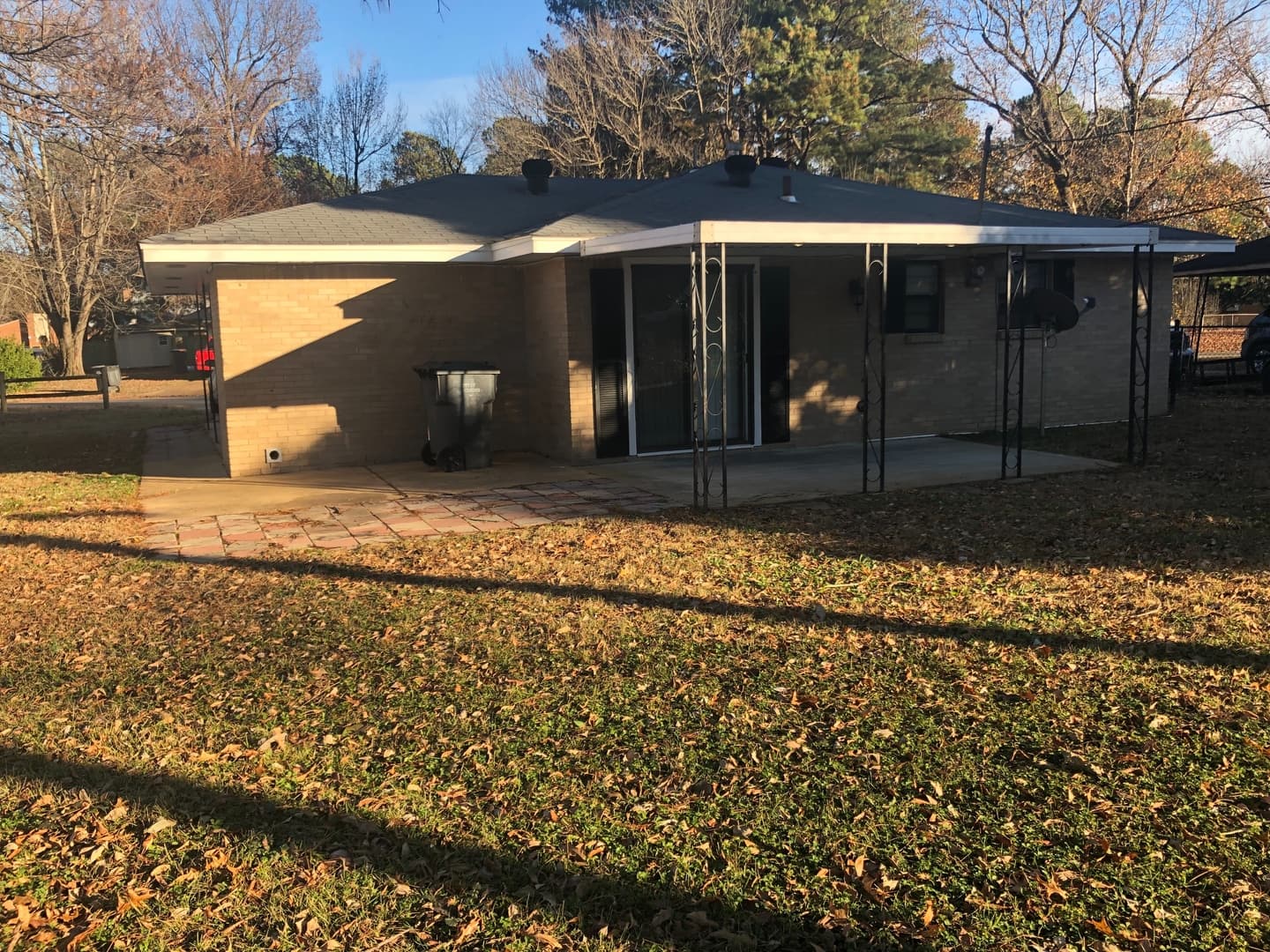 Jonesboro House: 1601 Brookhaven