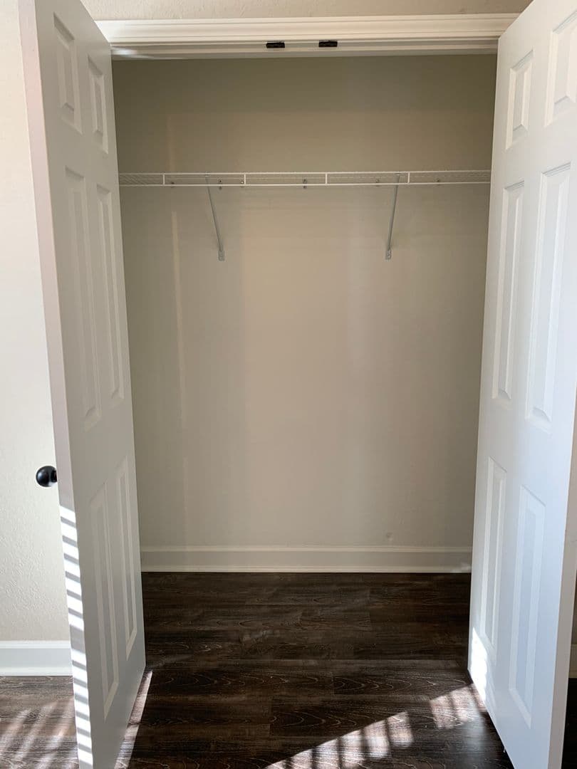 Walnut Ridge Apartment: 711 SW 2nd Street