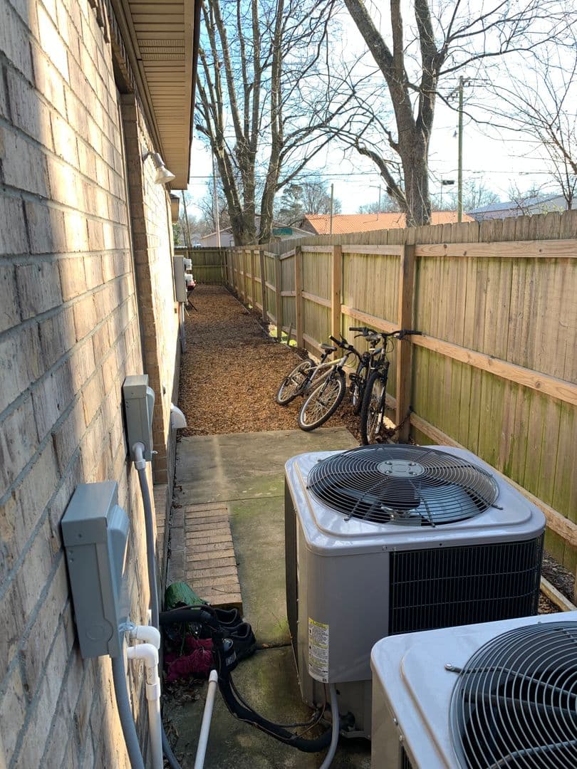 Walnut Ridge Apartment: 711 SW 2nd Street