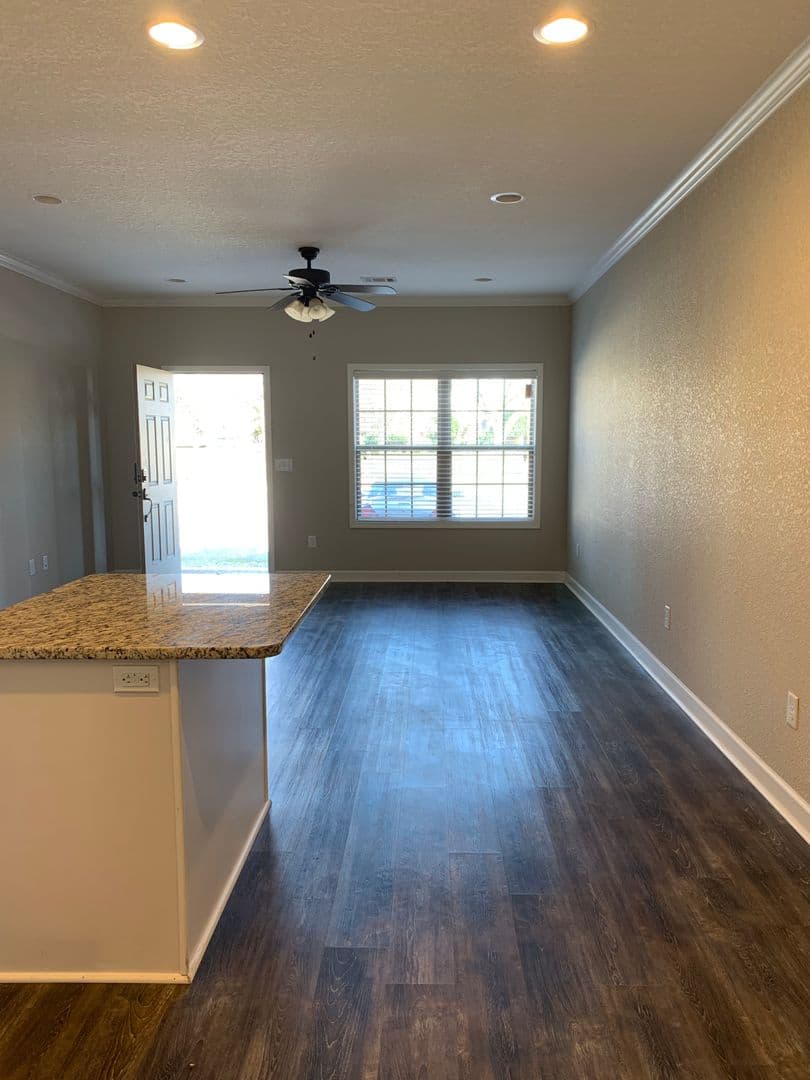 Walnut Ridge Apartment: 711 SW 2nd Street