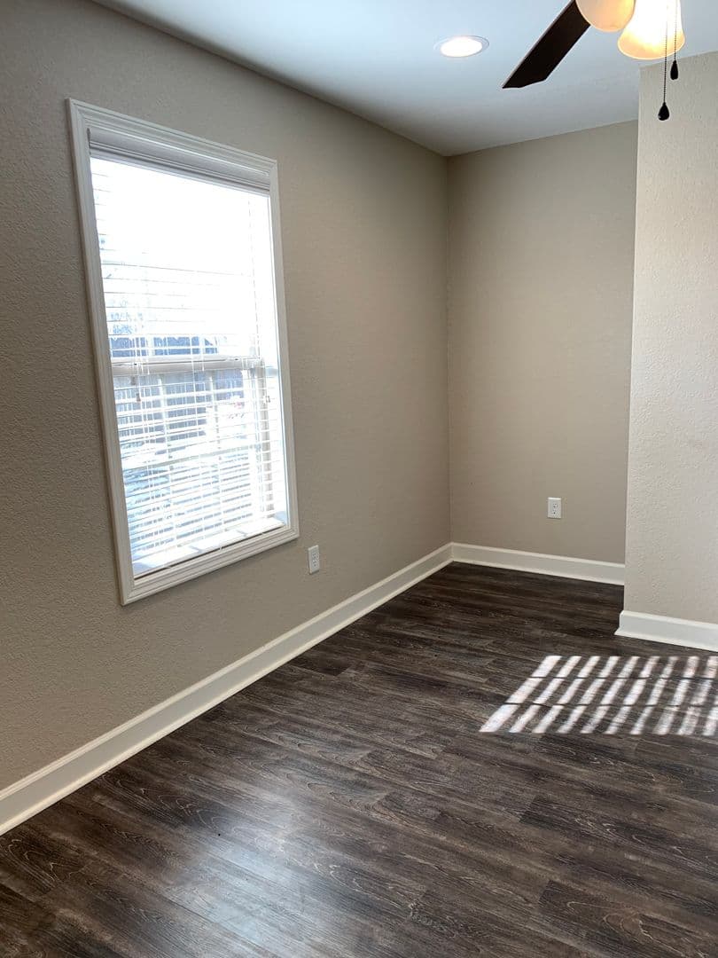 Walnut Ridge Apartment: 711 SW 2nd Street