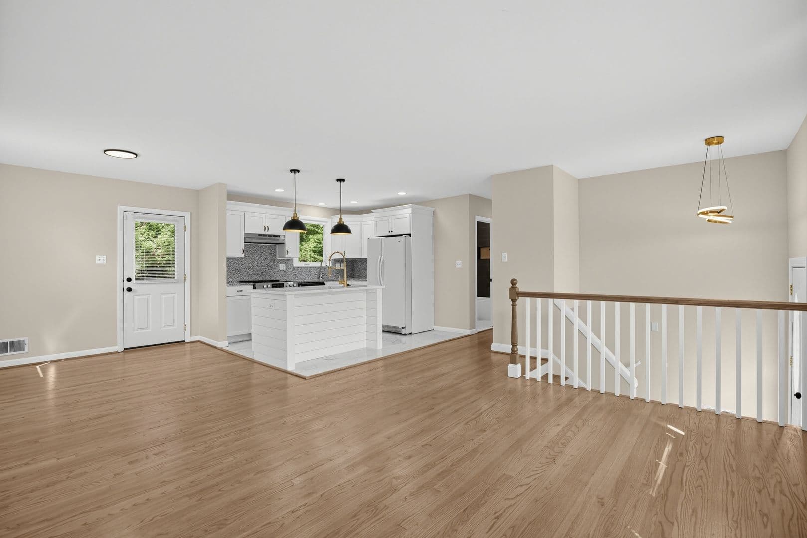 Clinton House: 6720 Briarcliff Dr