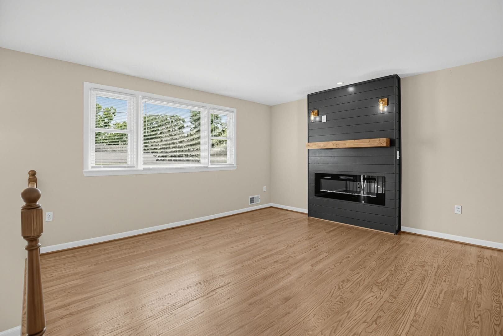Clinton House: 6720 Briarcliff Dr