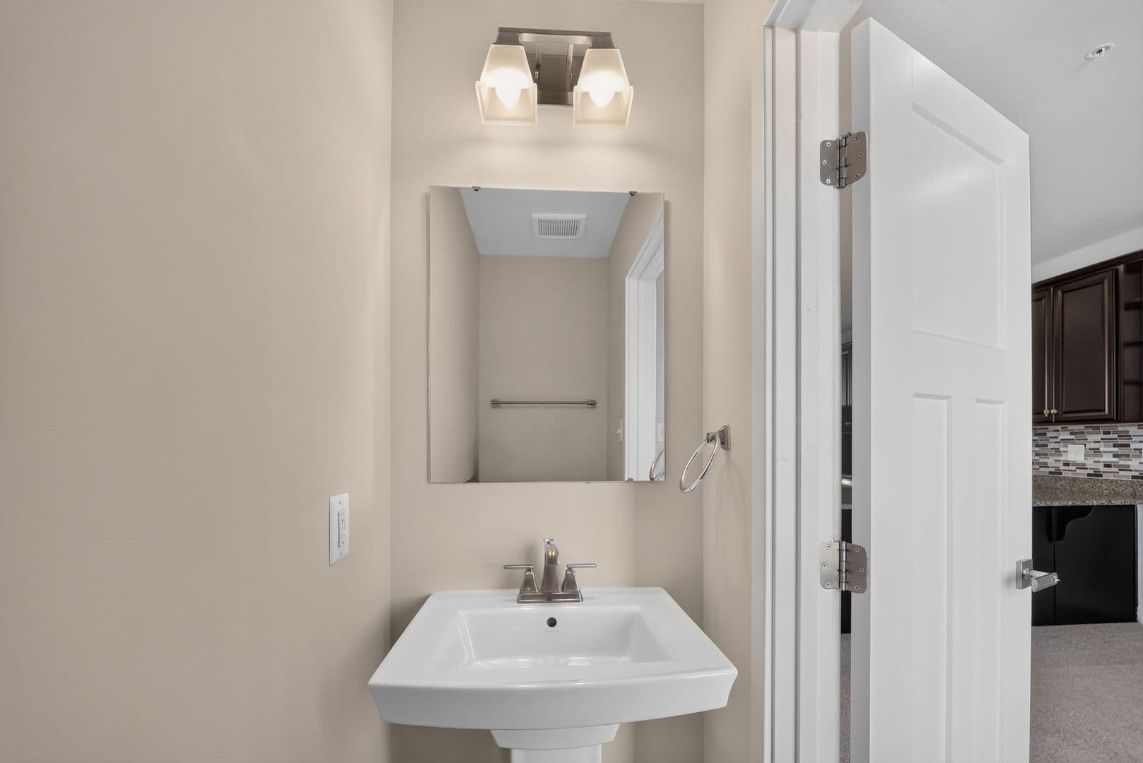 Elkridge House: 7023 Mahant Way