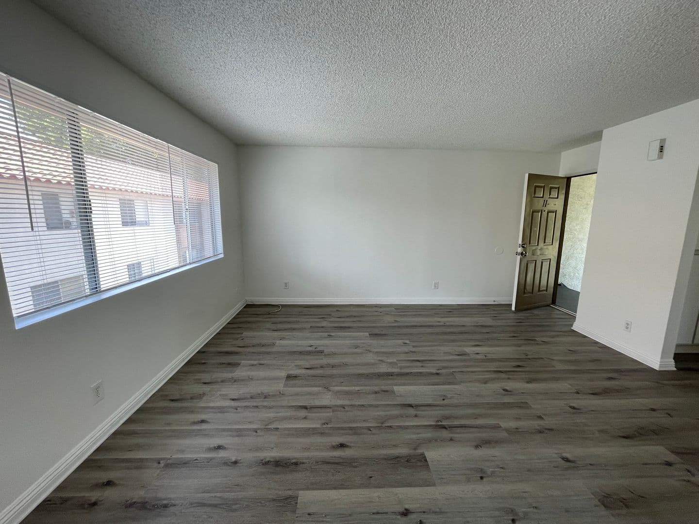 Azusa Apartment: 810 S. Citrus Ave