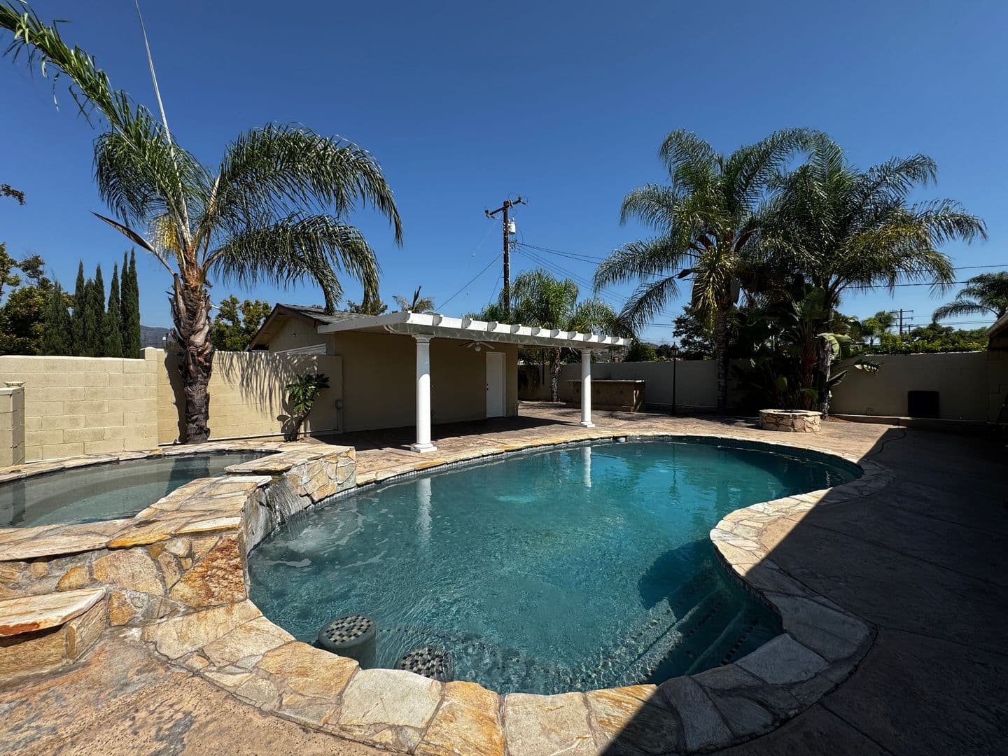 Glendora House: 211 W. Payson Street