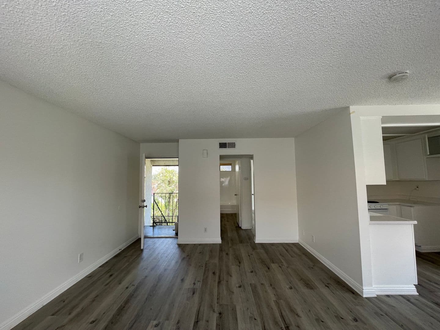 Azusa Apartment: 810 S. Citrus Ave