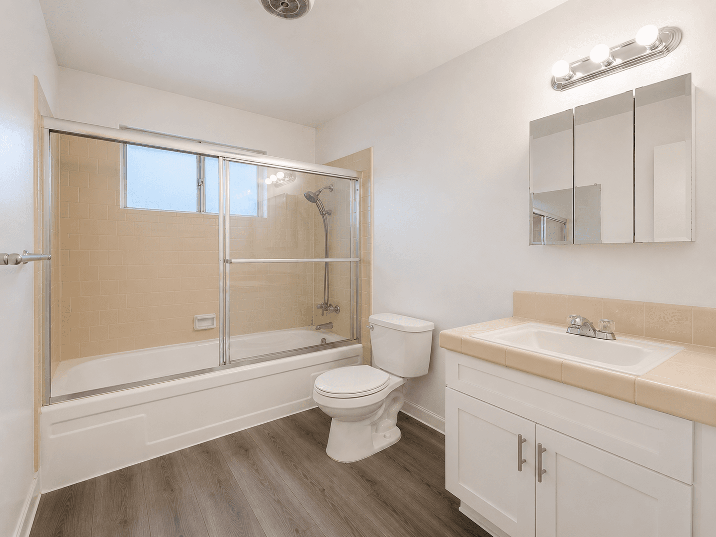 Covina Apartment: 474 E Cypress St.