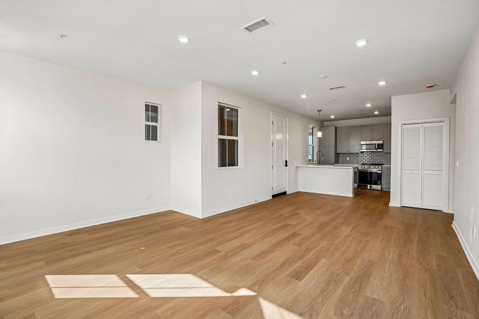 Covina Apartment: 1201-1205 W Badillo St.