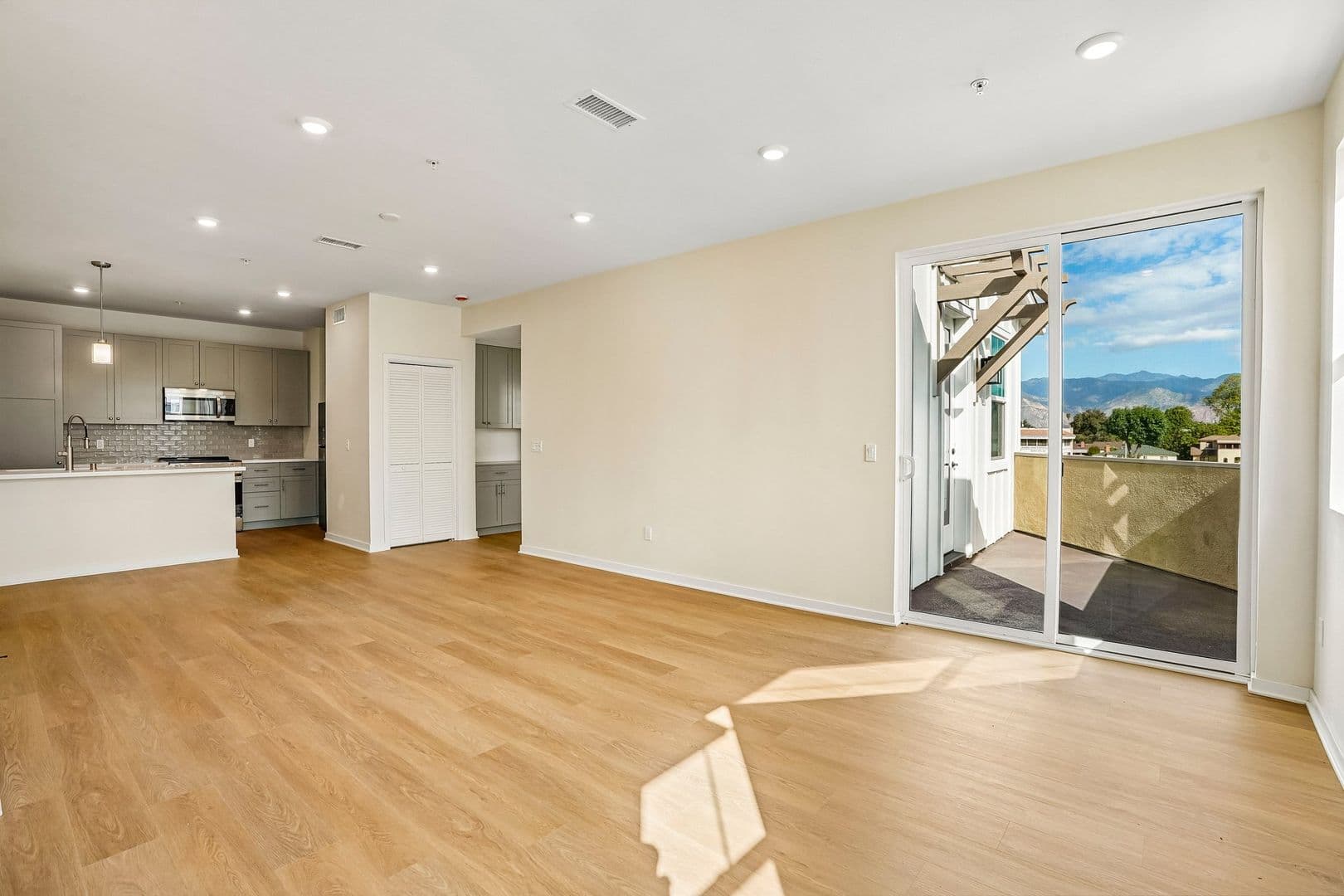 Covina Apartment: 1201-1205 W Badillo St.