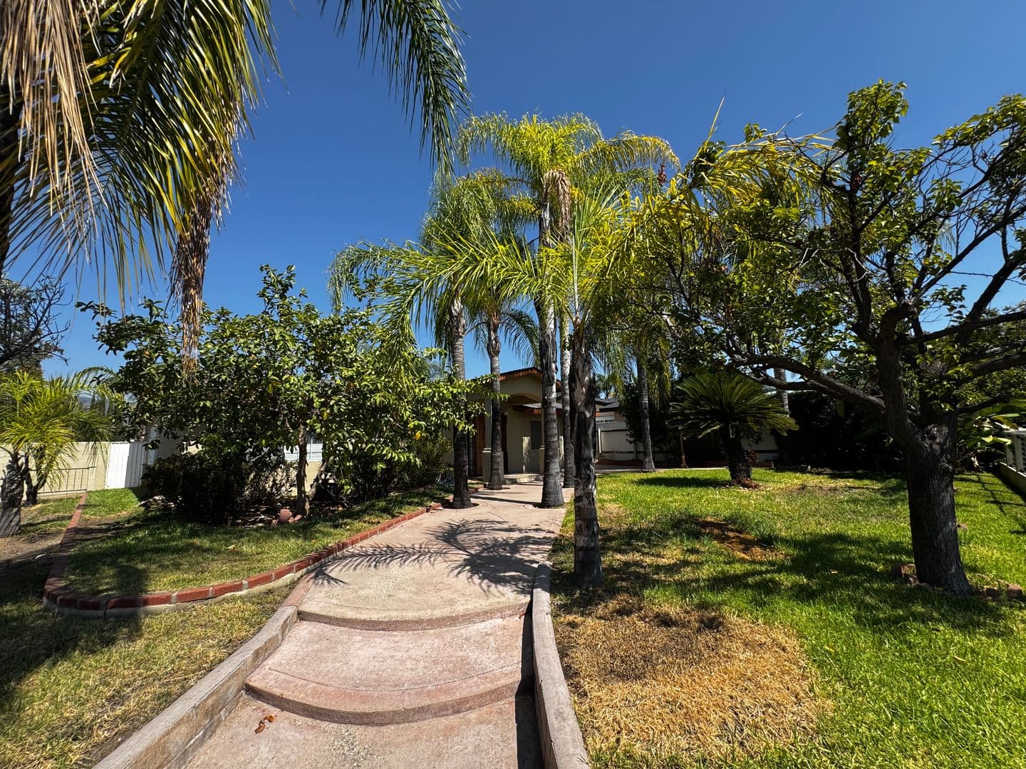 Glendora House: 211 W. Payson Street