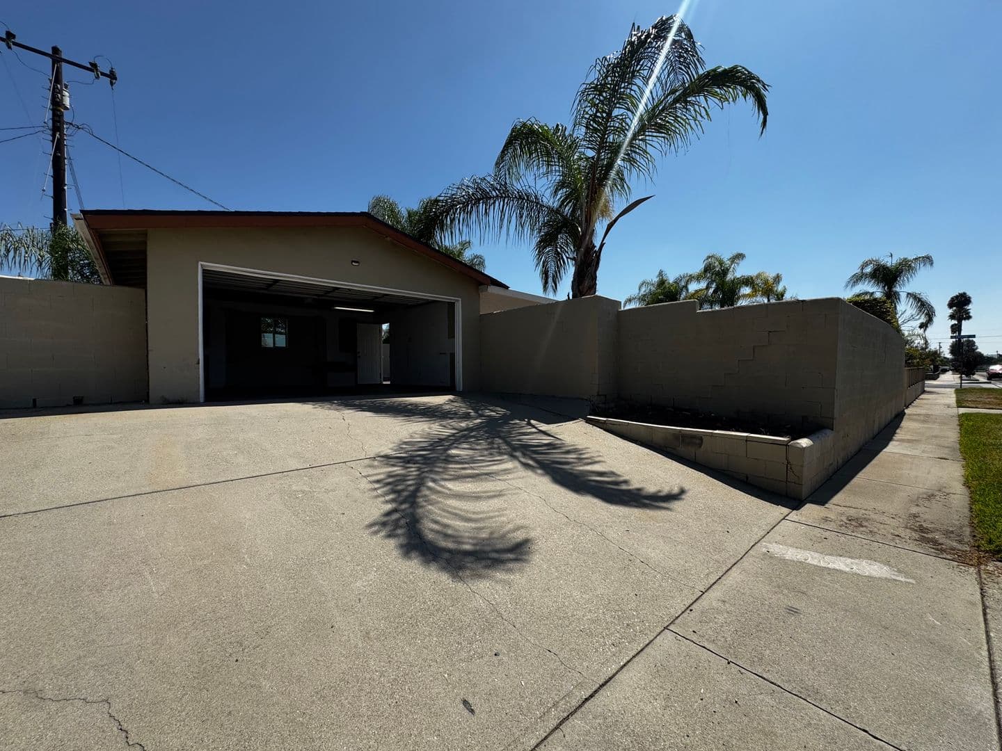 Glendora House: 211 W. Payson Street