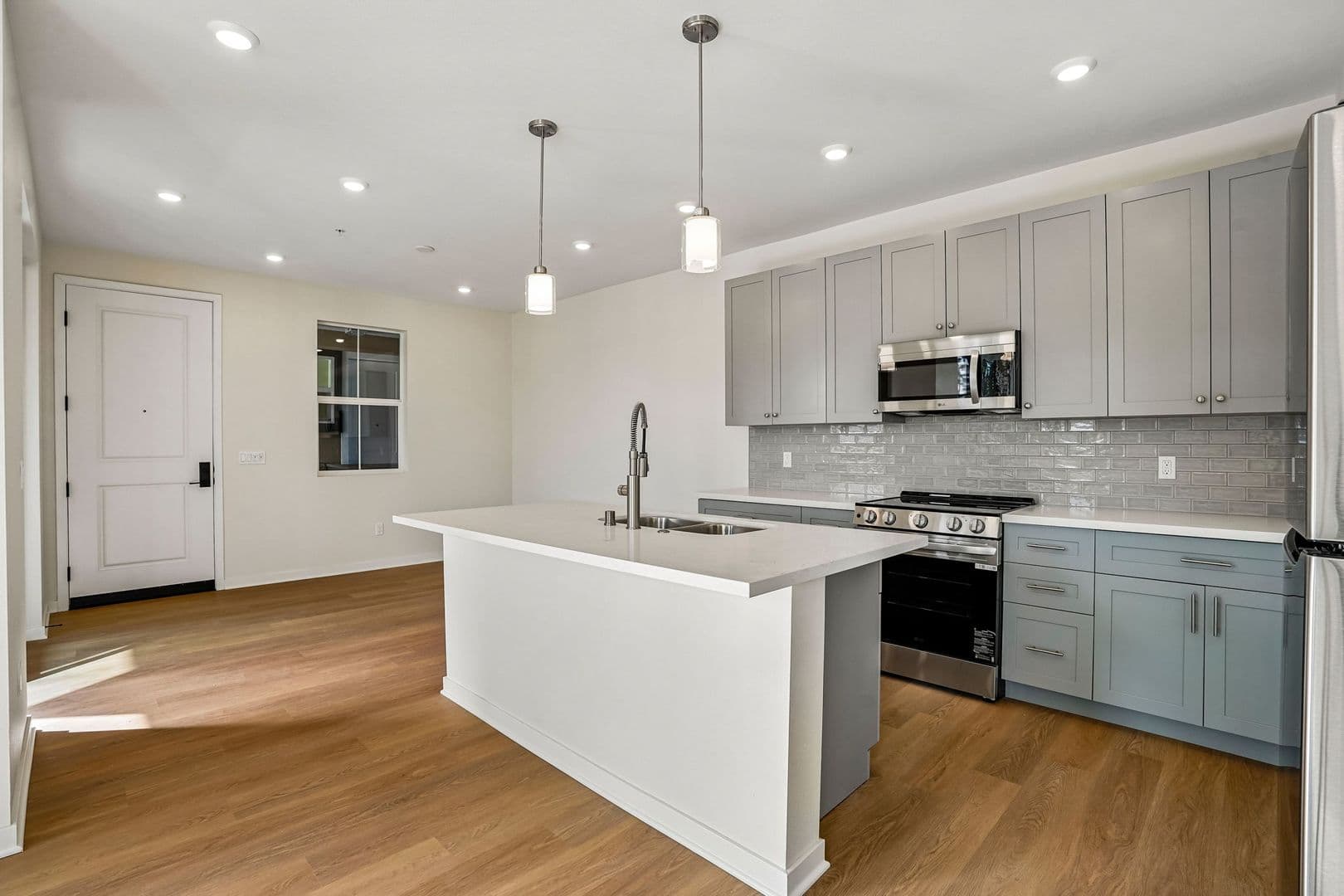Covina Apartment: 1201-1205 W Badillo St.