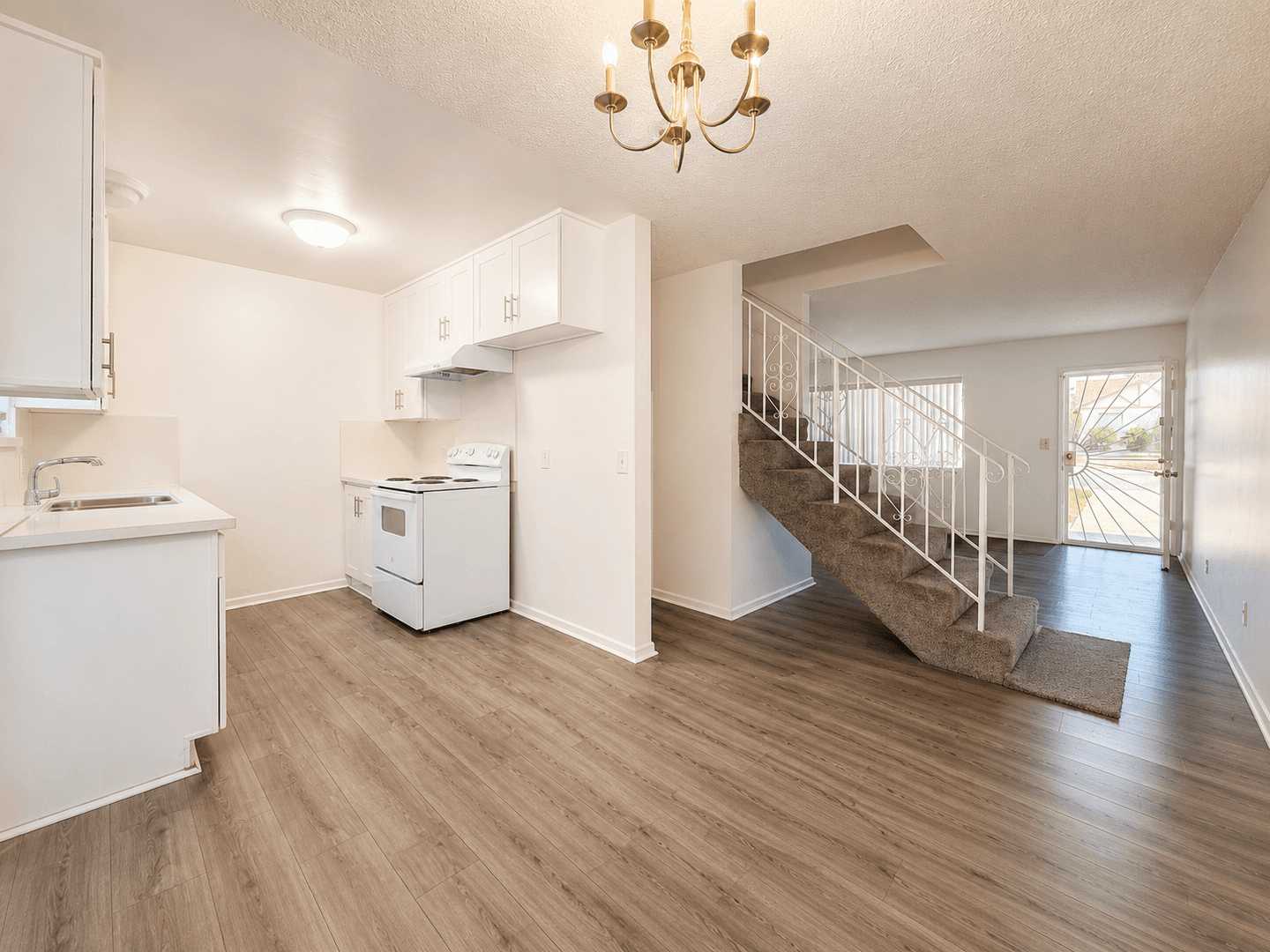 Covina Apartment: 474 E Cypress St.