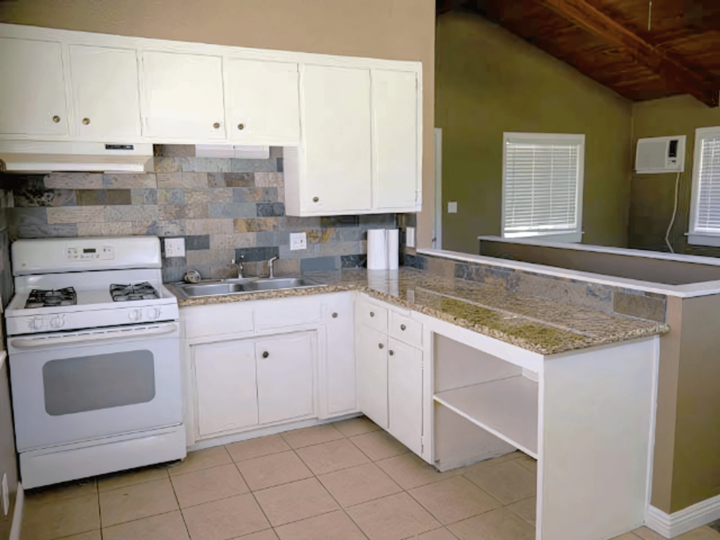 Running Springs House: 2367 Deep Creek Dr