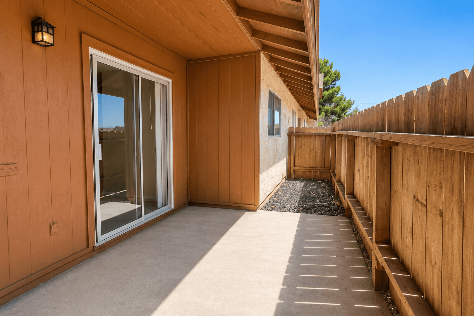 Apple Valley Apartment: 19133 Allegheny Rd
