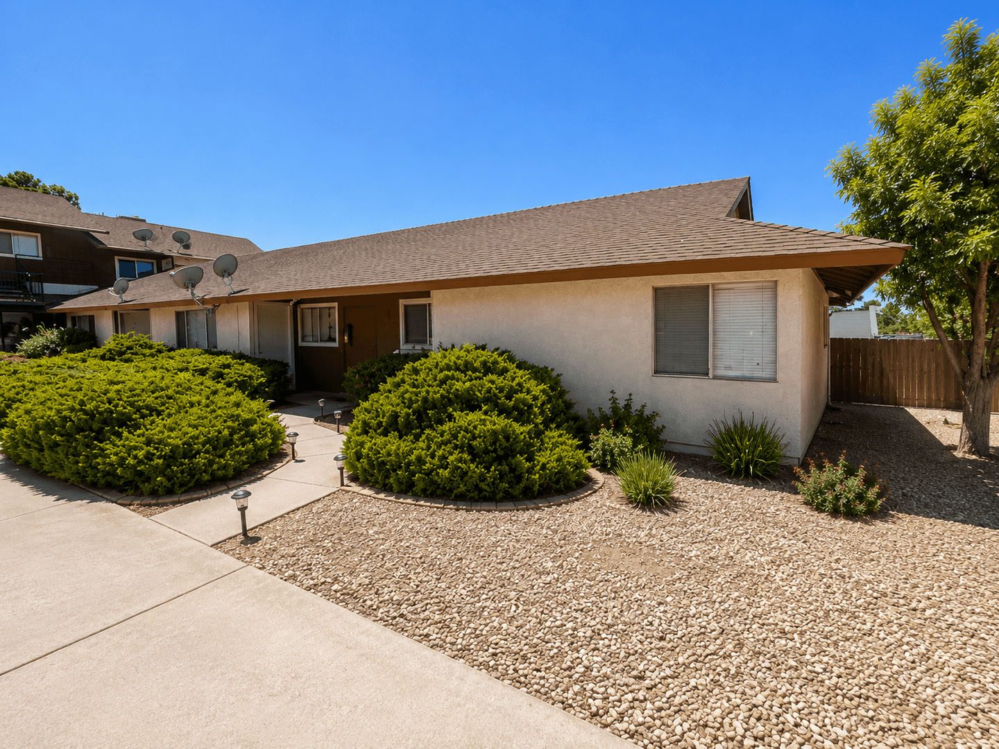 Apple Valley Apartment: 19133 Allegheny Rd