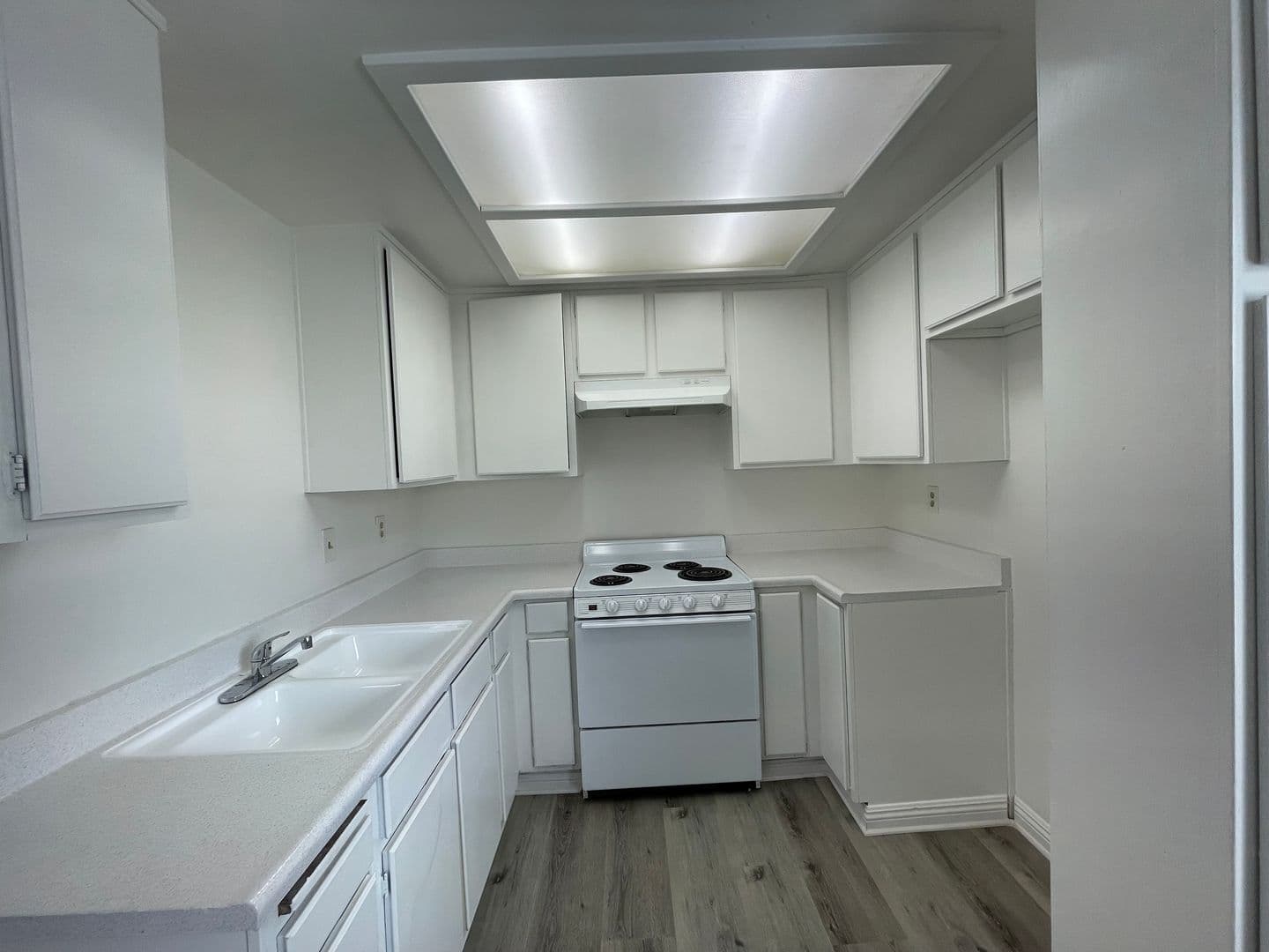 Azusa Apartment: 810 S. Citrus Ave