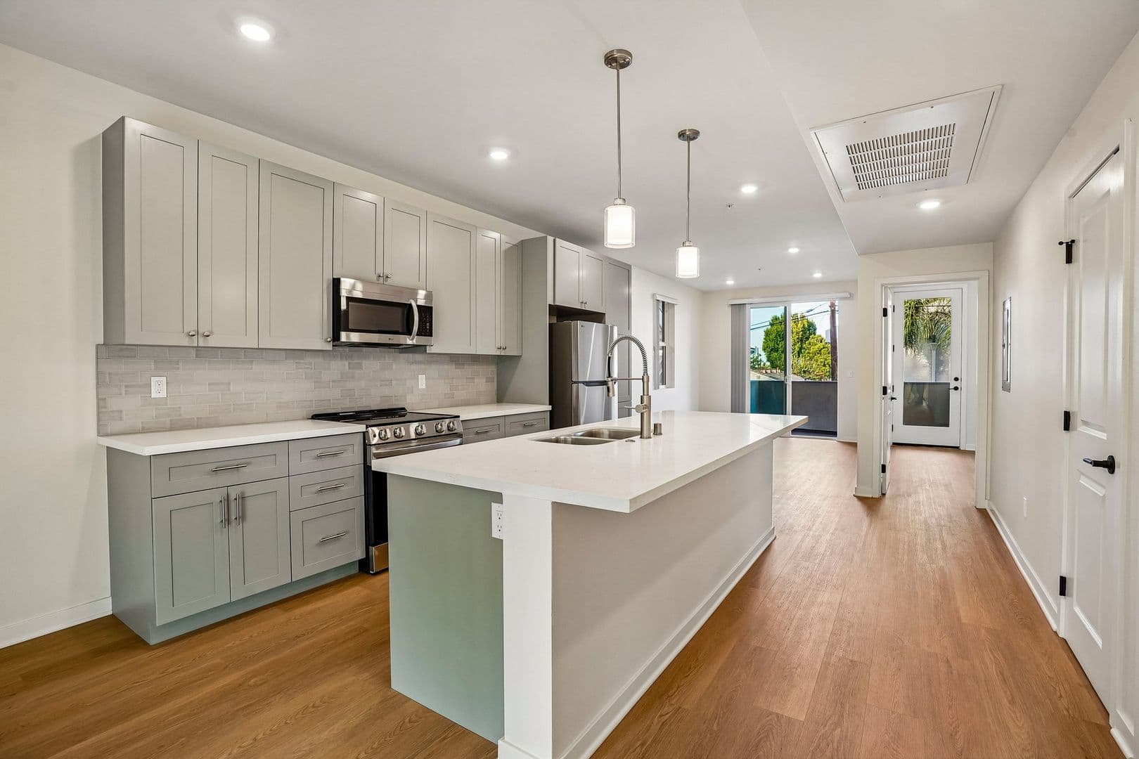 Covina Apartment: 1201-1205 W Badillo St.