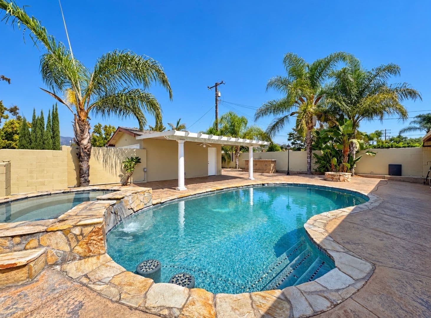 Glendora House: 211 W. Payson Street
