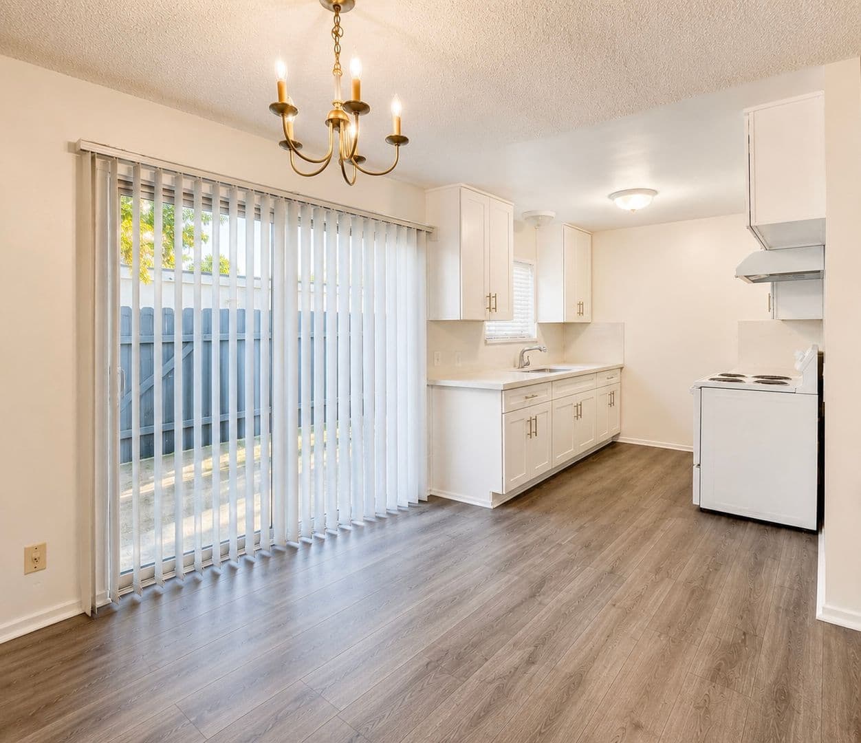 Covina Apartment: 474 E Cypress St.